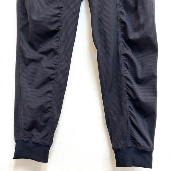 Lululemon Mid-Rise Dance Studio Jogger Black, Size 14 - Picture 10 of 14